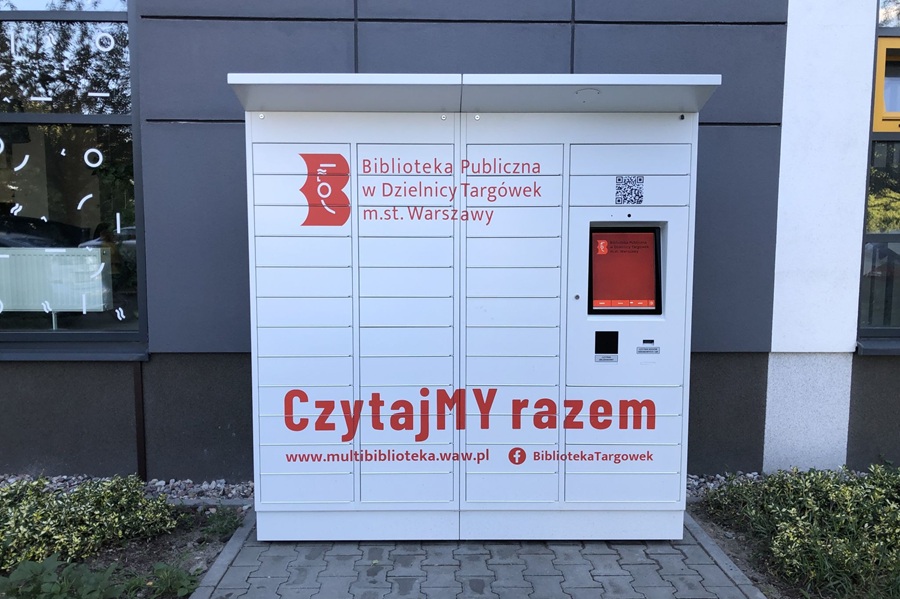 Książkomat Biblioteki Publicznej Targówek przy ulicy Radzymińskiej 121 w Warszawie