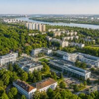Bielany – dzielnica Warszawy, widok z lotu ptaka na Las Bielański i osiedla