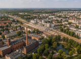 Pruszków – miasto w zachodniej aglomeracji warszawskiej, widok z lotu ptaka na centrum i stację SKM